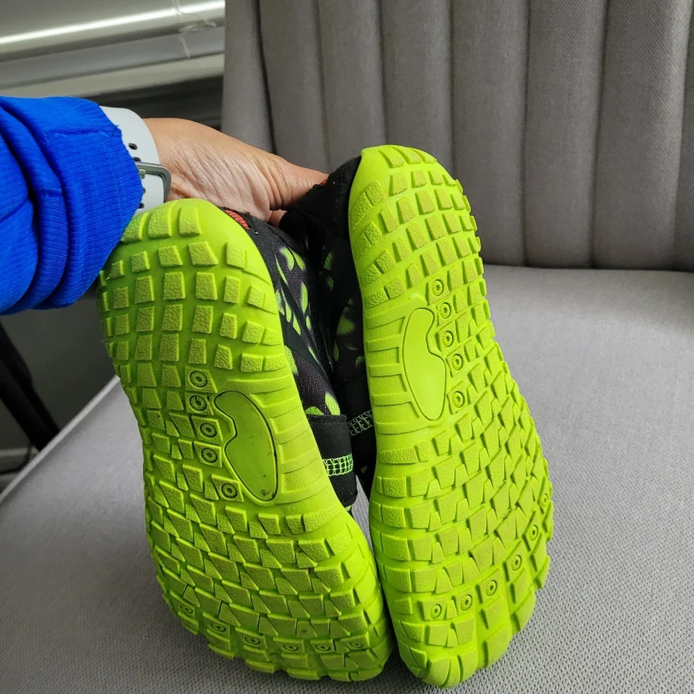UBFEN Size 35 Kids Shoes - Black and Green